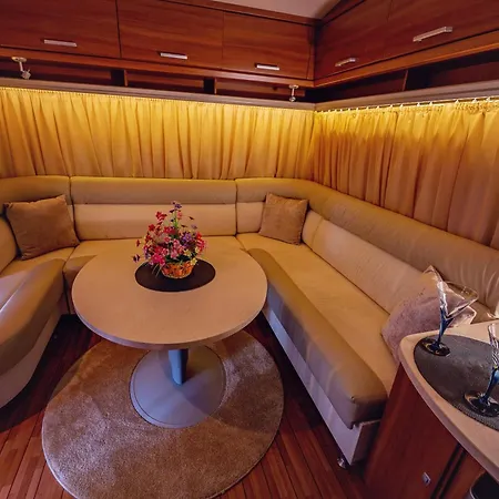 каравани Avi Iris фичоза * Varna