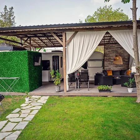 каравани Avi Iris фичоза Campingplatz