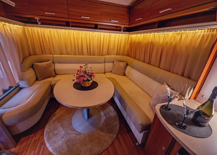 каравани Avi Iris фичоза * וארנה