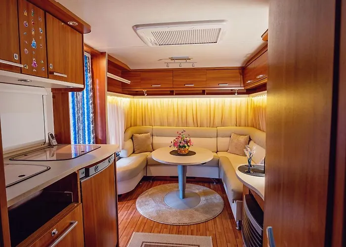 אתר קמפינג каравани Avi Iris фичоза *