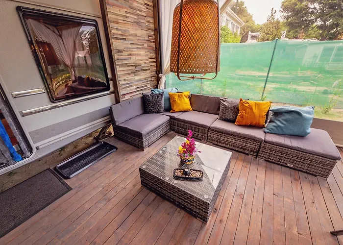 каравани Avi Iris фичоза * וארנה