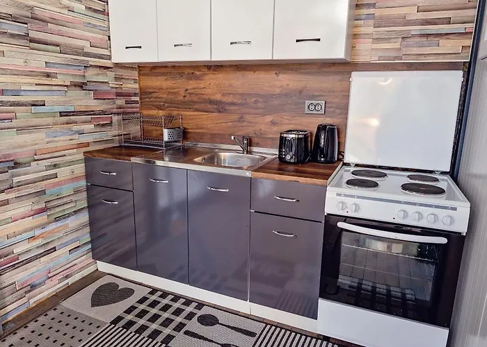 каравани Avi Iris фичоза אתר קמפינג *