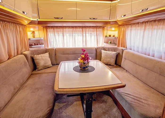 Campeggio каравани Avi Iris фичоза