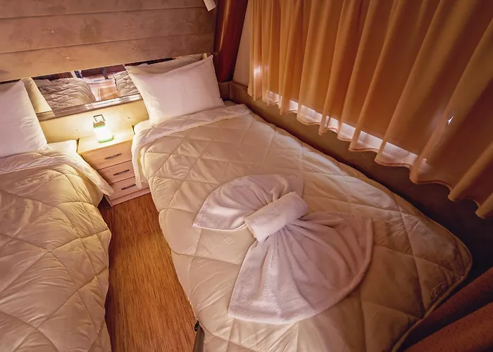 אתר קמפינג каравани Avi Iris фичоза וארנה