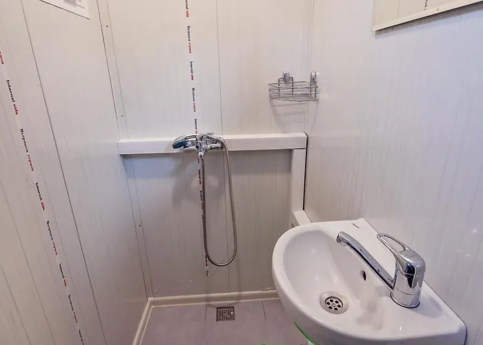 каравани Avi Iris фичоза * וארנה