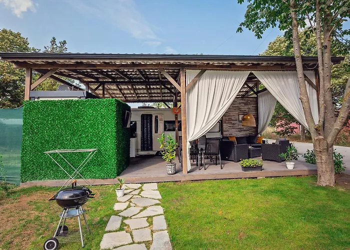 каравани Avi Iris фичоза אתר קמפינג *