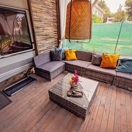 каравани Avi Iris фичоза * וארנה