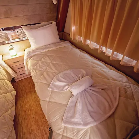 Campingplads каравани Avi Iris фичоза Varna