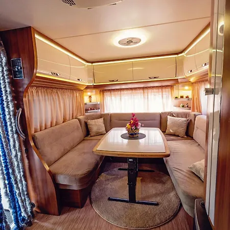 Campingplads каравани Avi Iris фичоза *