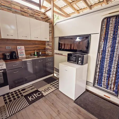 Campingplads каравани Avi Iris фичоза Varna