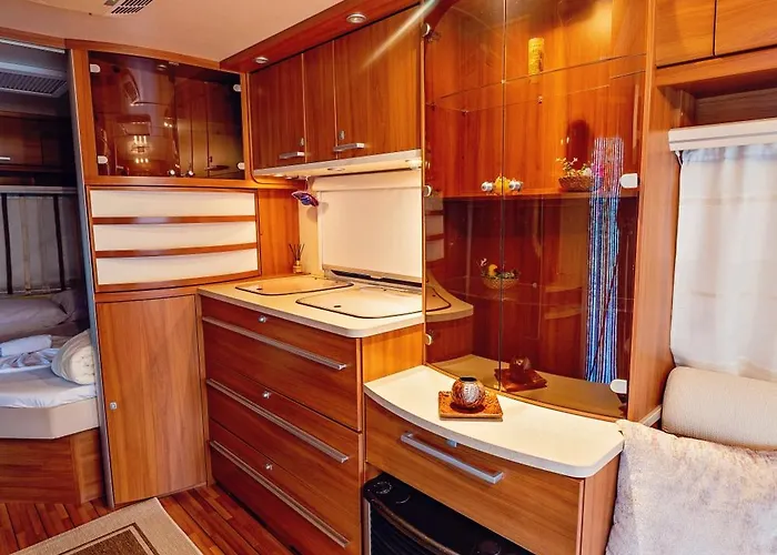 каравани Avi Iris фичоза Varna