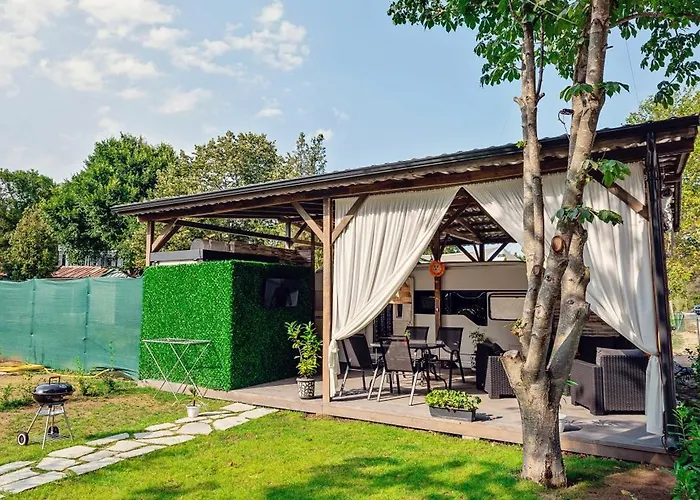 каравани Avi Iris фичоза Campsite