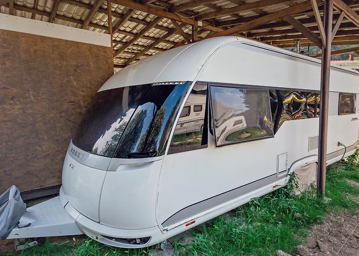 каравани Avi Iris фичоза Campsite *