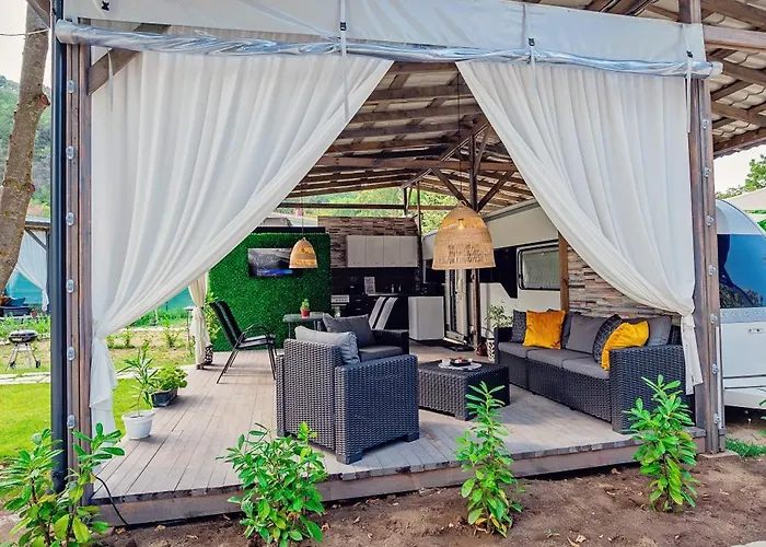 каравани Avi Iris фичоза Campsite *