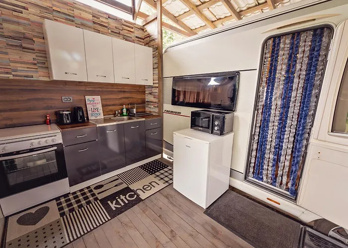 Campsite каравани Avi Iris фичоза Varna